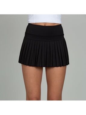 Gold HingeBlack Pleated Tennis Skirt